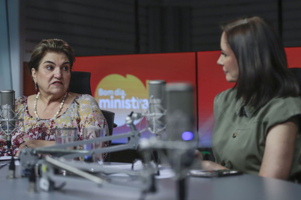 Governo vai analisar propostas da 5ª CNPM sobre combate ao feminicídio