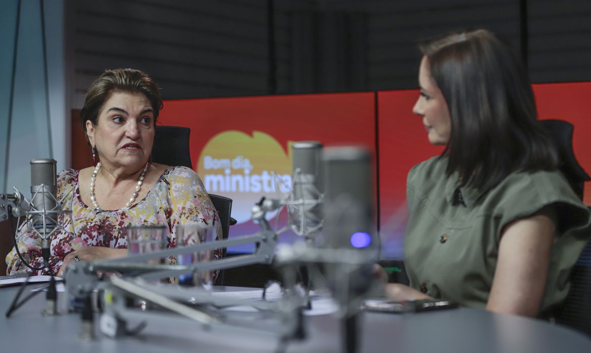 Governo vai analisar propostas da 5ª CNPM sobre combate ao feminicídio