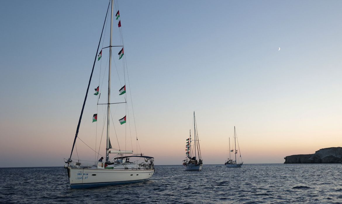 Brasil cobra de Israel libertação de brasileiros detidos em flotilha 