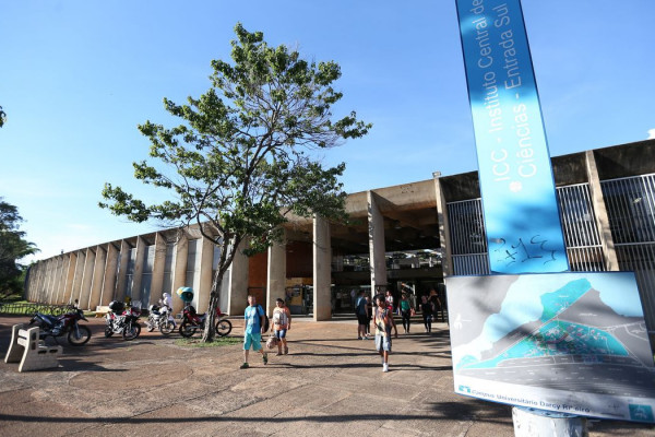 Pesquisas de universidades públicas promovem detecção de metanol