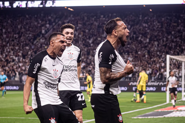 Corinthians volta a vencer em casa pelo Brasileirão após sete rodadas