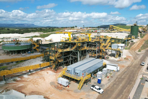 Vale do Lítio: exploração de metais críticos impacta comunidades em MG