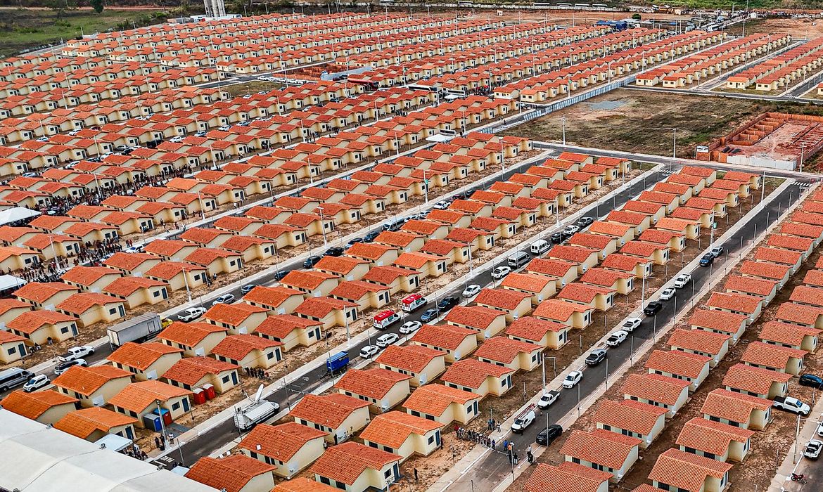 Governo entrega quase 3 mil casas em Imperatriz, no Maranhão