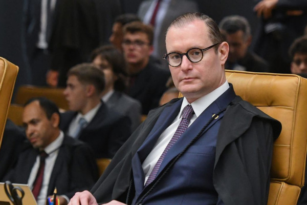 Zanin vota para manter Moro réu por calúnia contra Gilmar Mendes