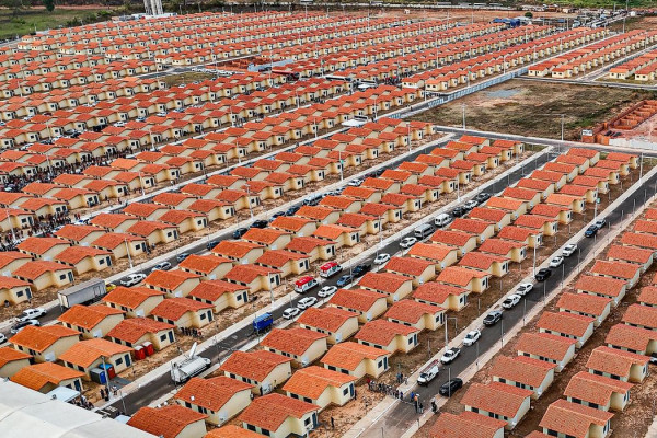 Governo entrega quase 3 mil casas em Imperatriz, no Maranhão
