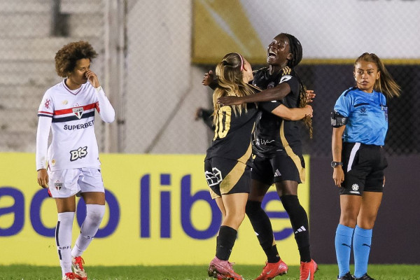 São Paulo é derrotado e se complica na Libertadores Feminina