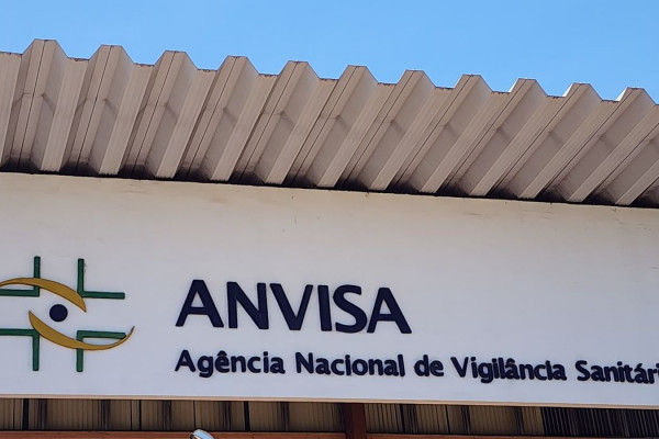 Anvisa suspende venda de cosméticos capilares e produtos com ozônio