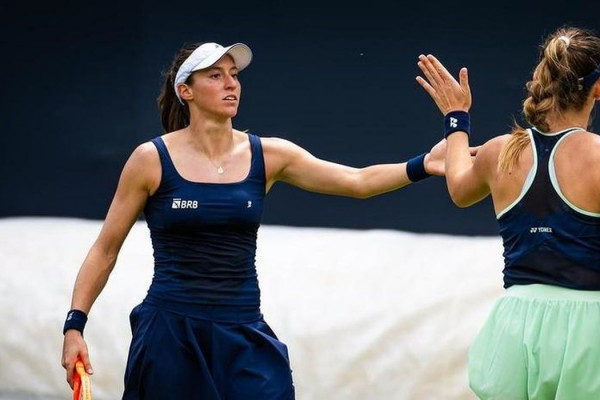 Luisa Stefani vence estreia nas duplas do WTA 1000 de Wuhan, na China