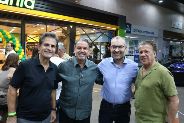 Ernesto Andrade, Fernando Roca, Adolfo Silverio e Dorival Petiz
