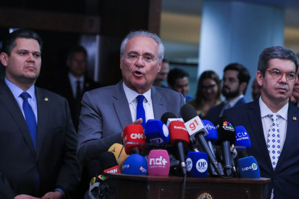 Renan Calheiros será relator do projeto de isenção do IR no Senado