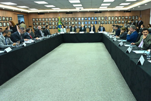 Governo cria comitê de enfrentamento da crise do metanol