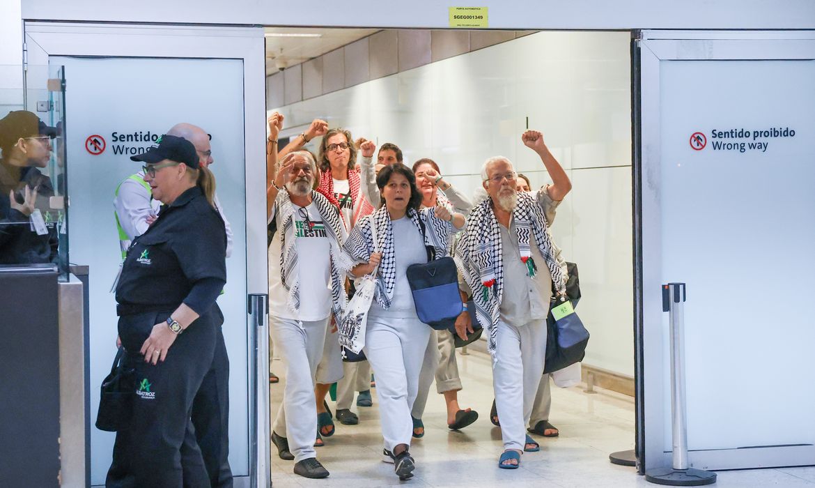 Flotilha: brasileiros relatam torturas causadas por forças israelenses