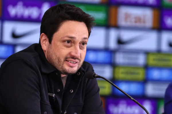 Arthur Elias convoca seleção para amistosos contra Inglaterra e Itália