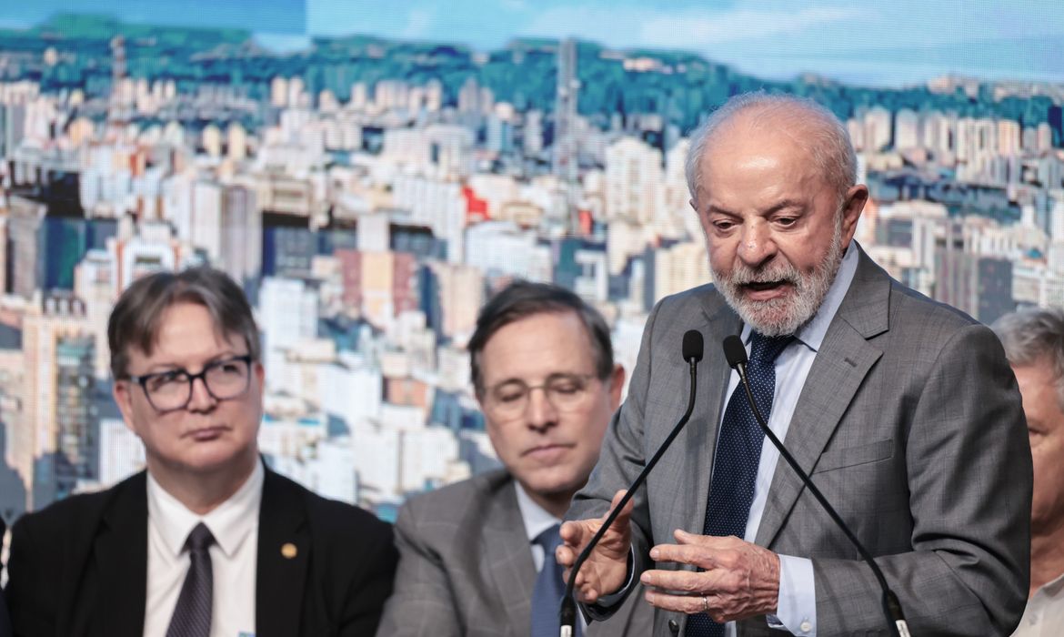 Lula critica decisão do Congresso de não taxar mais ricos, bets e fint