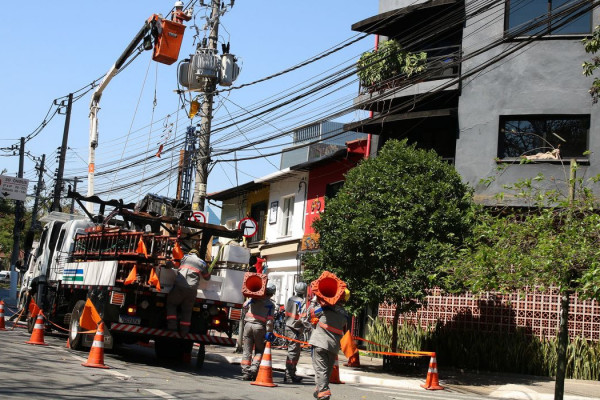 Justiça suspende prorrogação antecipada da concessão da Enel em SP