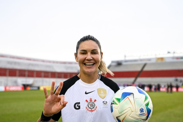 Corinthians goleia Boca Juniors e vai à semi da Libertadores Feminina