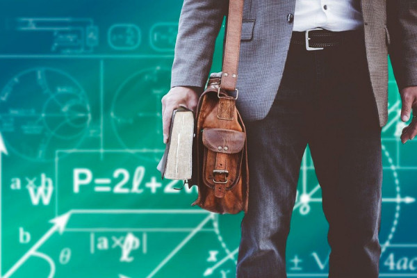 Professores do Rio denunciam escolas que não pagam salários