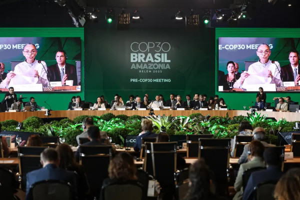 Combustíveis fósseis: Marina diz que ações devem superar negociações