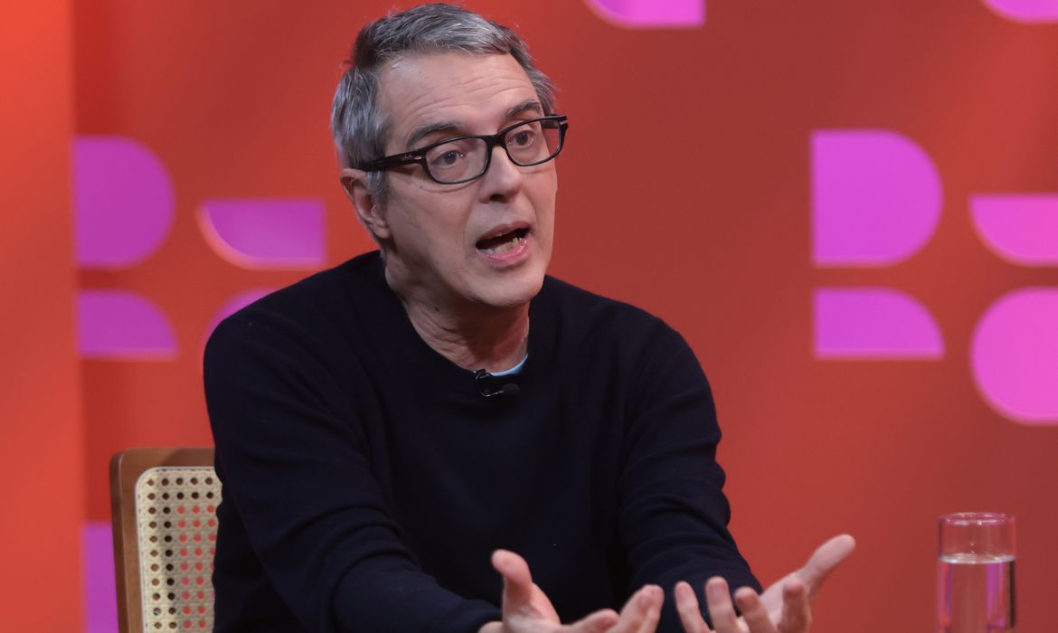  Artista plástico Nuno Ramos é o entrevistado de hoje no DR com Demori