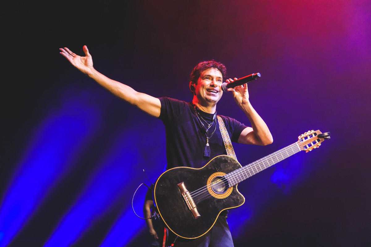 Cantor apresenta o show JV 30 parte 2 em Ribeirão Preto no dia 8 de novembro, no Multiplan Hall