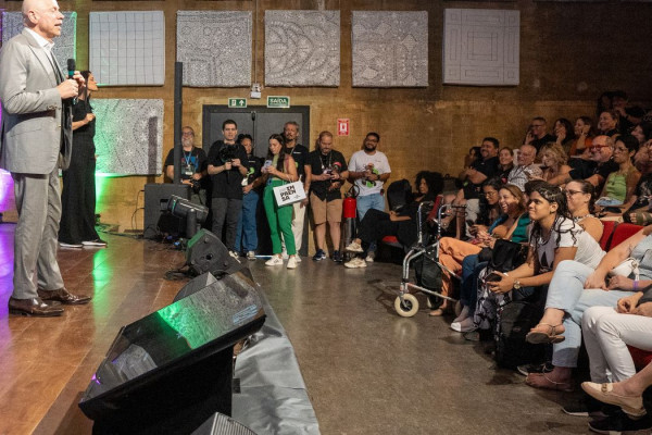 Tecnologia é ferramenta, não garantia de educação, diz Karnal
