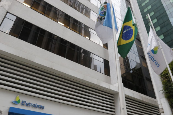 Eletrobras vende participação na Eletronuclear para o Grupo J&F