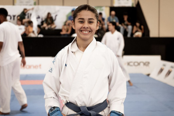 Atleta-estudante da UFPR compete nos JUBs por bicampeonato no karatê