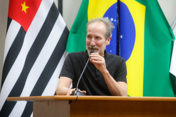 Zambianchi na tribuna da Câmara de Ribeirão: trajetória lembrada