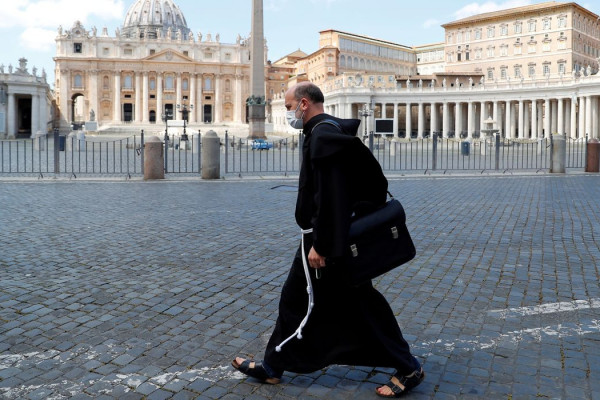 Igreja Católica é lenta para ajudar vítimas de abuso, diz comissão