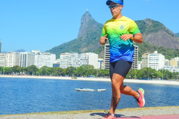 Carioca aproveita prova de rua para visitar o Cristo pela primeira vez