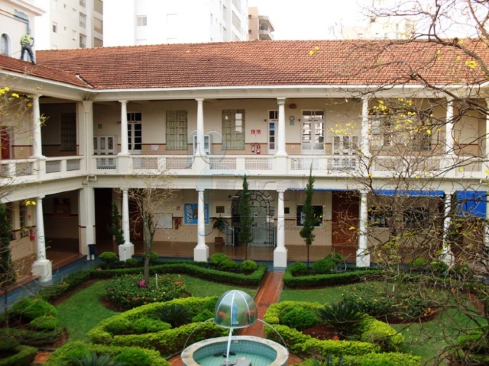 Vista interna do Colégio Marista, próximo à região central da cidade