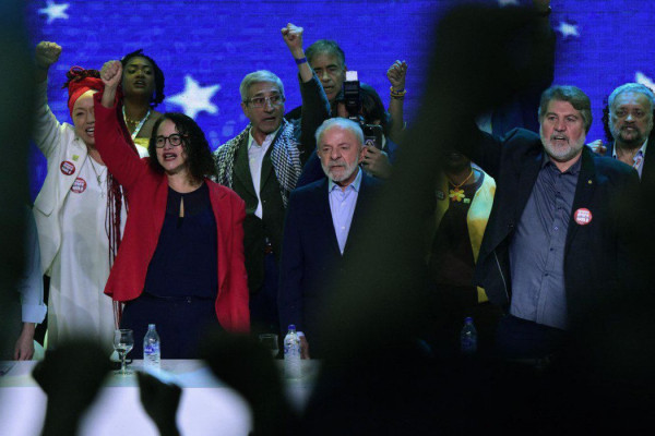 Lula defende que nenhum presidente deve dar palpite sobre Venezuela