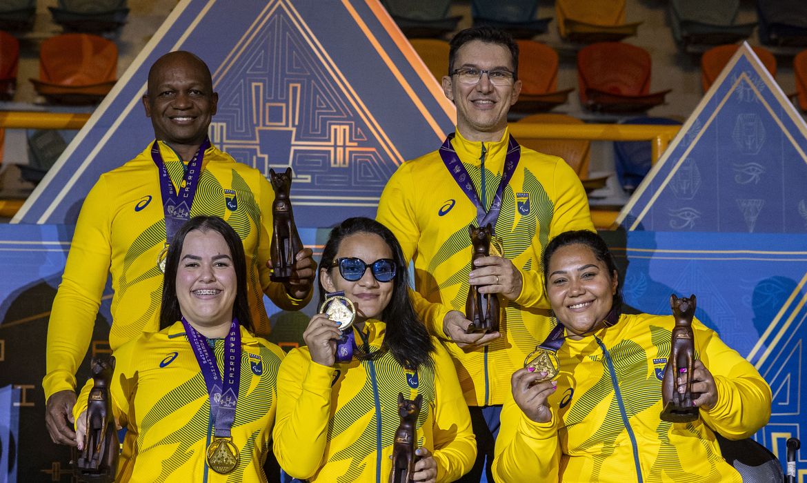Brasil fecha Mundial de halterofilismo com ouro nas equipes femininas