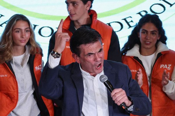 Rodrigo Paz é eleito presidente da Bolívia em meio a crise econômica