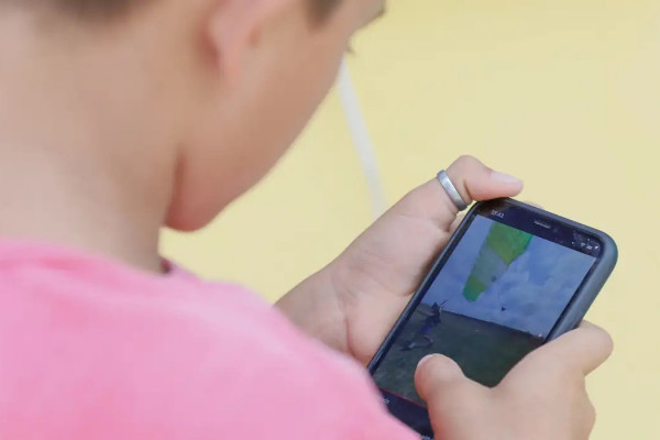 Guia auxilia adolescentes a fazerem uso seguro da internet