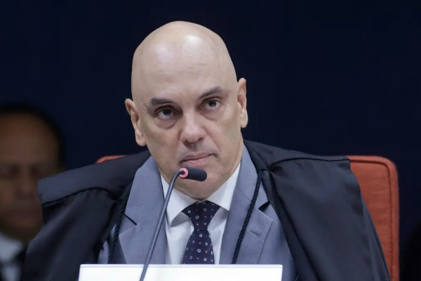Moraes quer reabrir inquérito contra Valdemar Costa Neto por golpe