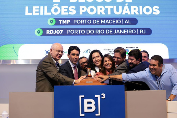Petrobras e Britto-Macelog vencem leilões portuários em São Paulo