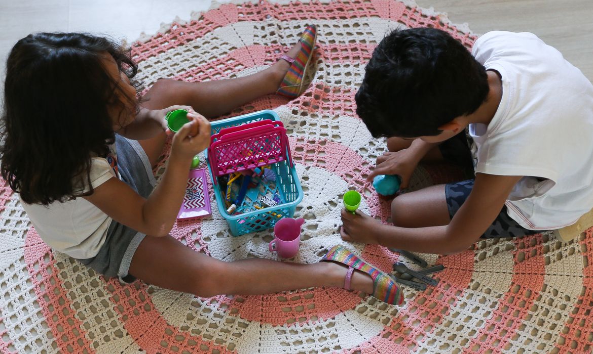 EBC define recomendação sobre tratamento a crianças e adolescentes
