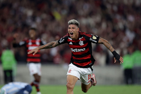 Carrascal decide e Flamengo fica em vantagem na semi da Libertadores