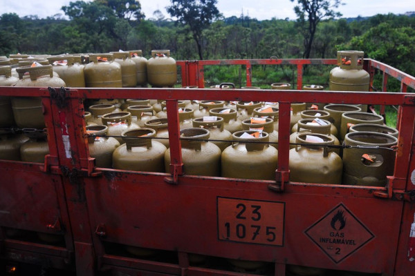 Beneficiários com NIS final 4 recebem Auxílio Gás nesta quinta-feira