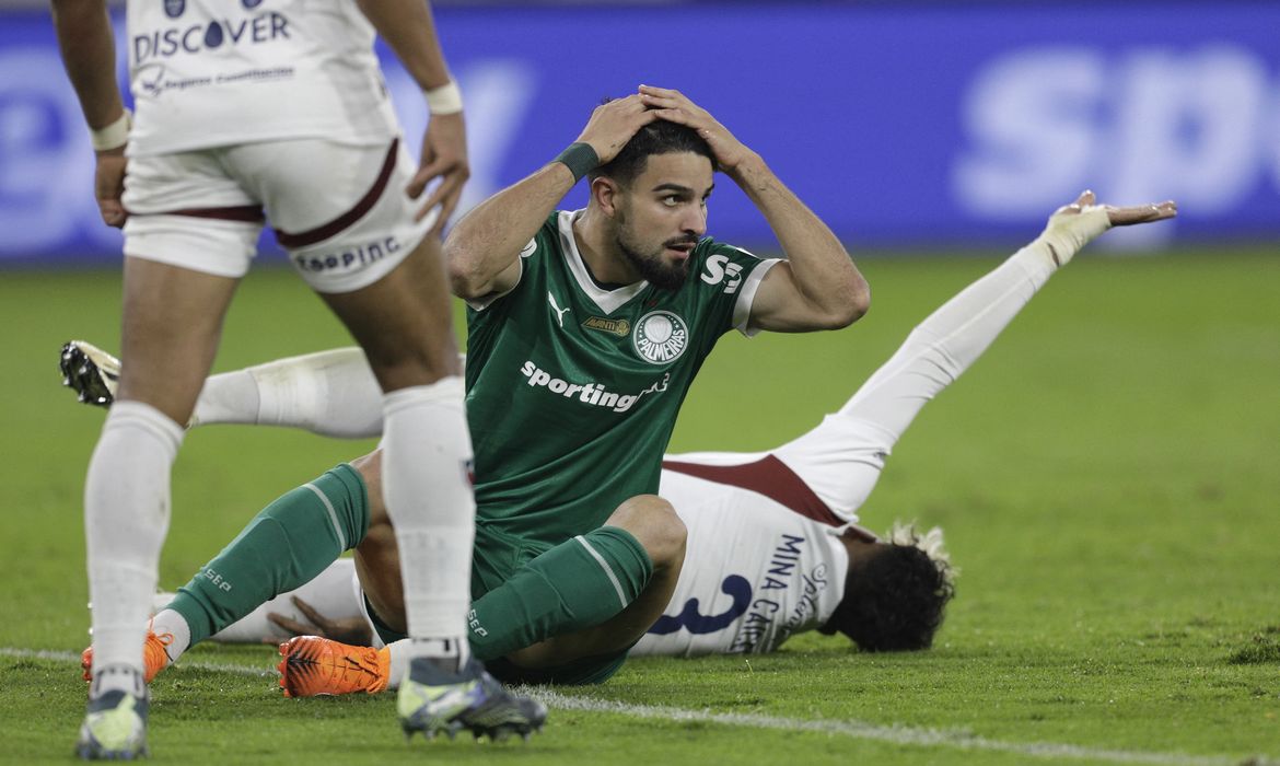 Palmeiras sente altitude de Quito, joga mal e perde de 3 a 0 para LDU