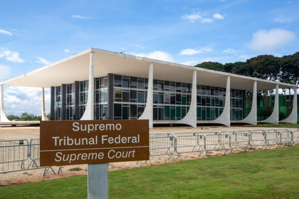 STF conclui votação que proibe realização de aborto por enfermeiros