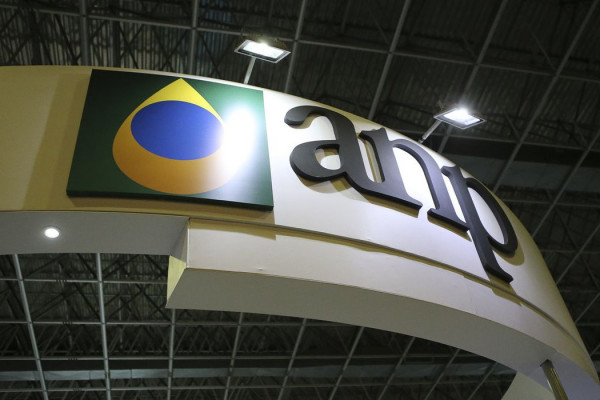 ANP autoriza funcionamento parcial da Refit