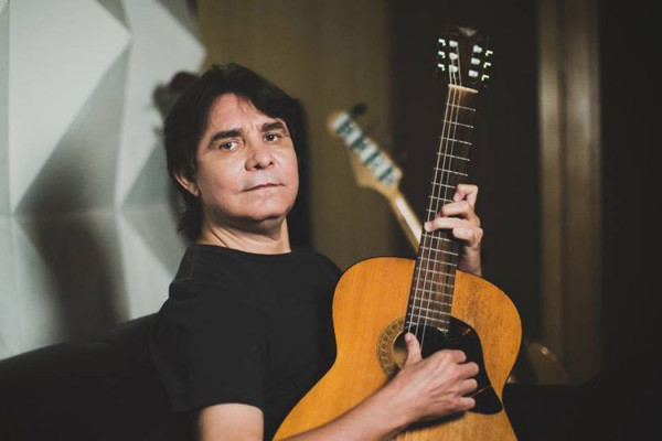 Cantor Lô Borges tem quadro estável após passar por traqueostomia