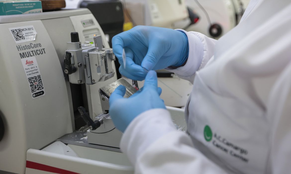 Cura de câncer de próstata pode chegar a até 98%