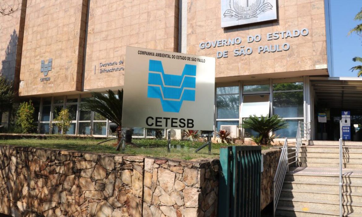 Cetesb investiga mortandade de peixes na cidade de Meridiano (SP)