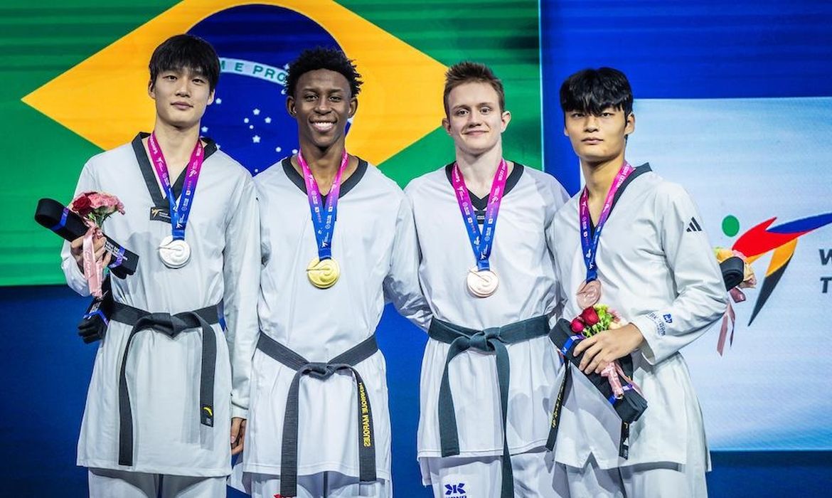 Henrique Marques conquista 2º ouro brasileiro no Mundial de Taekwondo