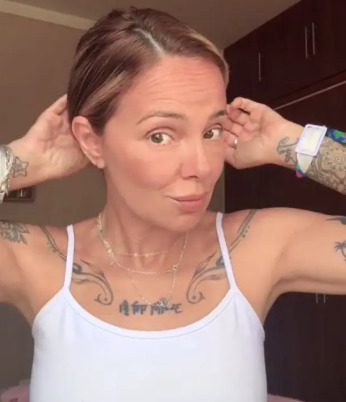 Profª Aline Bardy Dutra 
é a Esquerdogata