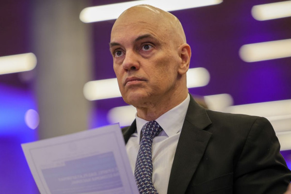 Moraes manda PGR se manifestar sobre operação policial no Rio