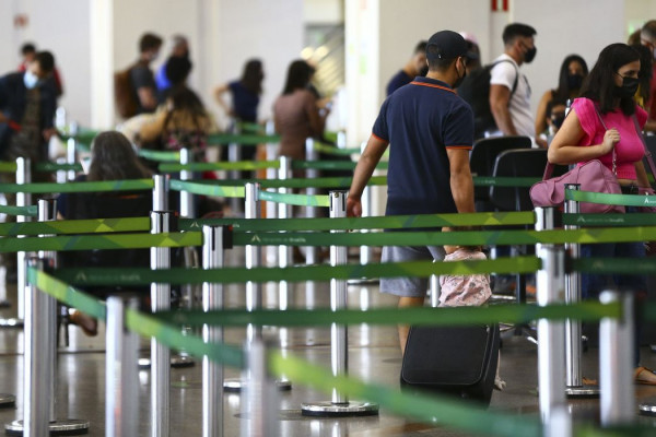 Saiba porque é um risco fazer piadas sobre bombas em aeroportos